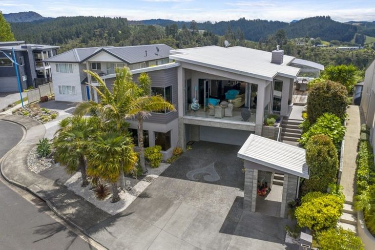 Photo of property in 114 Te Pamahue Drive, Whangamata, 3620