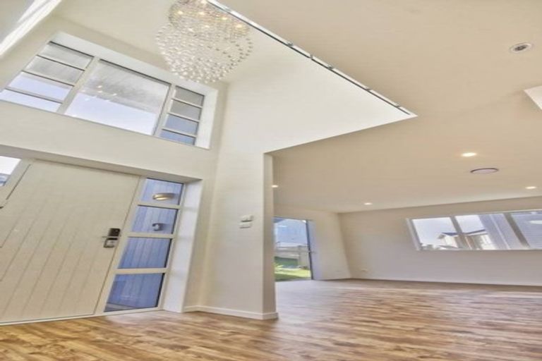 Photo of property in 24 Spyglass Street, Red Beach, 0932