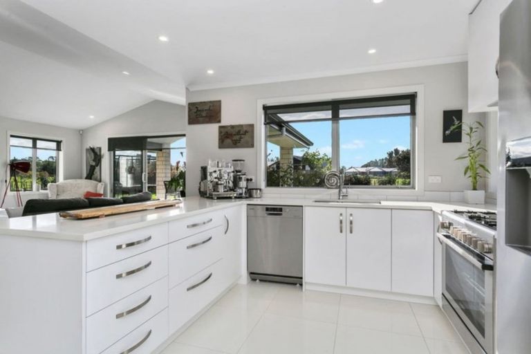 Photo of property in 2/1 Lowe Road, Rukuhia, Hamilton, 3282