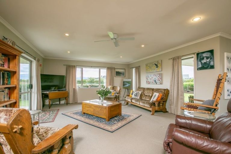 Photo of property in 268 Hughes Line, West Taratahi, Masterton, 5887
