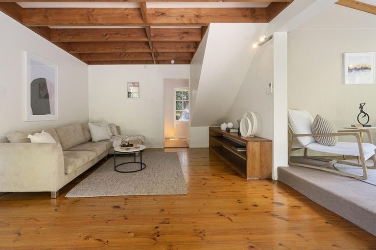 Photo of property in 53 Wood Bay Road, Titirangi, Auckland, 0604