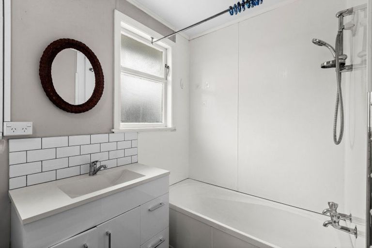 Photo of property in 15 Tasman Street, Havelock North, 4130