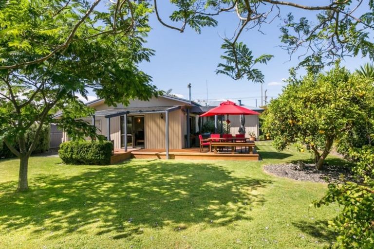 Photo of property in 52 Meeanee Road, Taradale, Napier, 4112