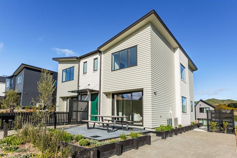 Photo of property in 2 Tiratu Rise, Whitby, 5024