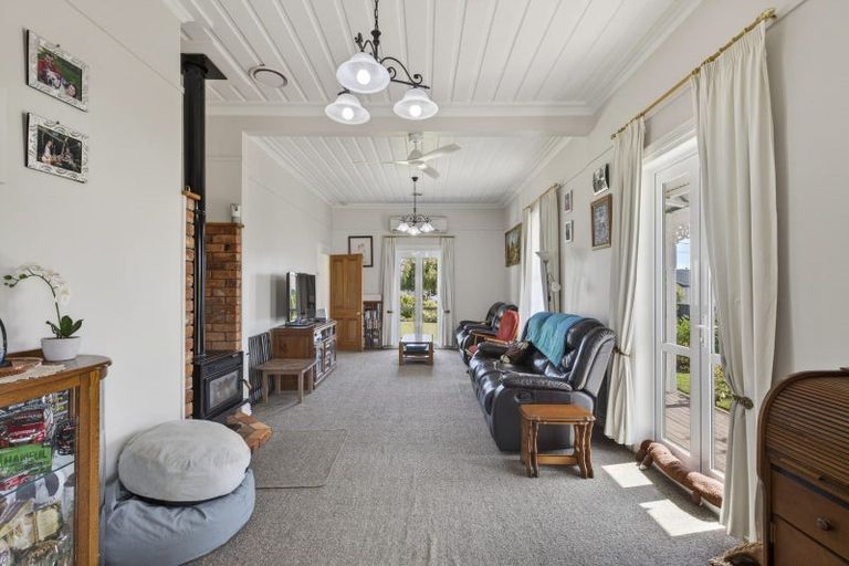 Photo of property in 14 Mouatt Street, Waitara, 4320