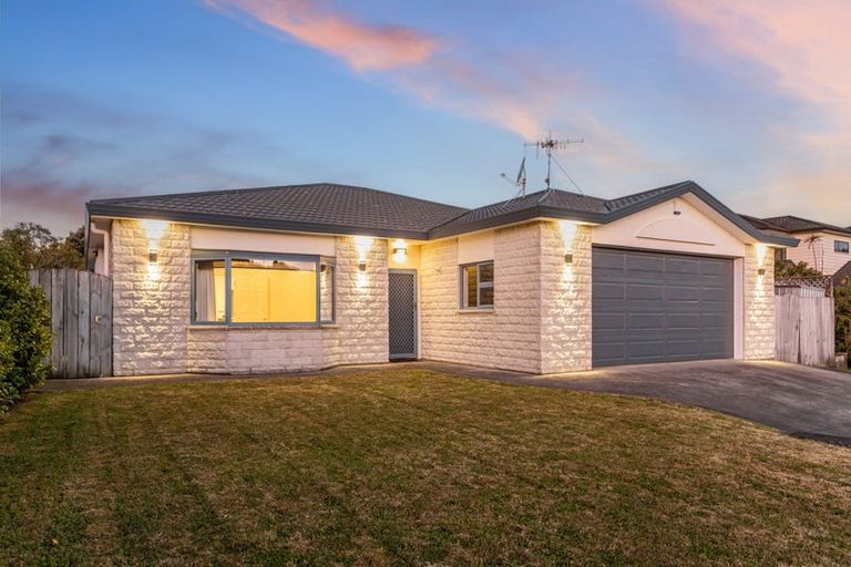 Photo of property in 3 Barque Crescent, Whitby, Porirua, 5024