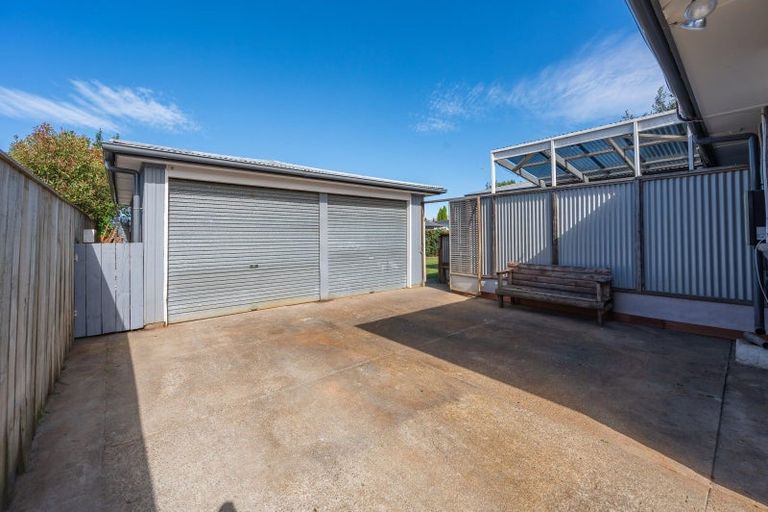 Photo of property in 18 Lipscombe Crescent, Havelock North, 4130