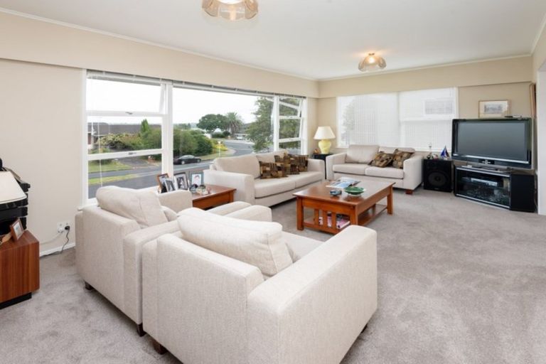Photo of property in 13 Belmere Rise, Farm Cove, Auckland, 2012