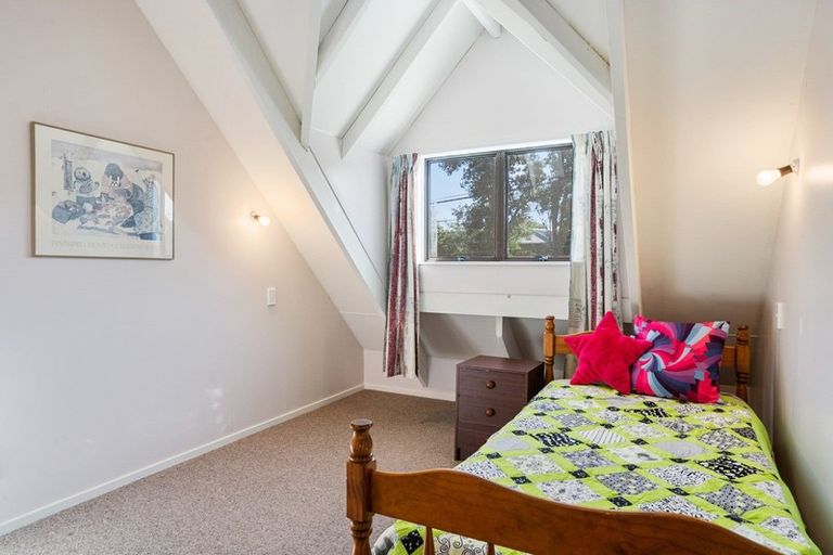 Photo of property in 2 Ono Street, Waikanae Beach, Waikanae, 5036