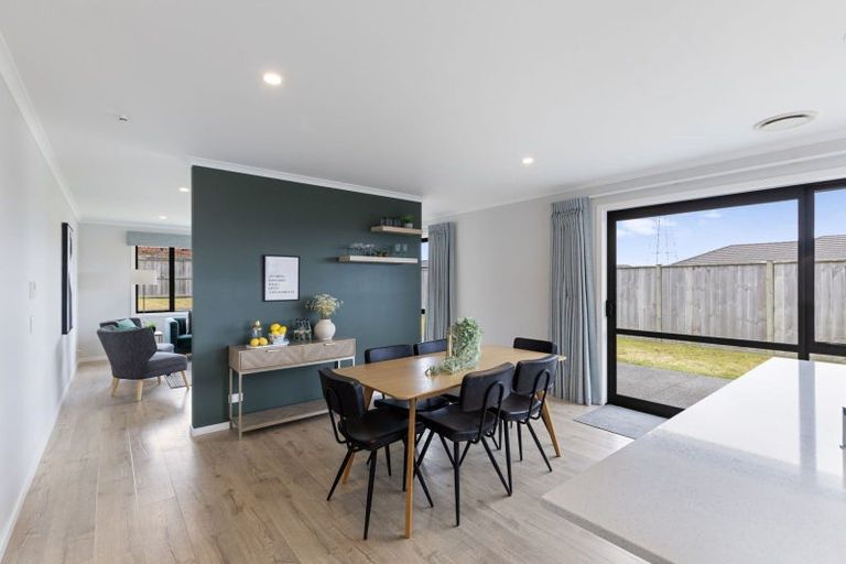 Photo of property in 202 Pacific Drive, Fitzherbert, Palmerston North, 4410