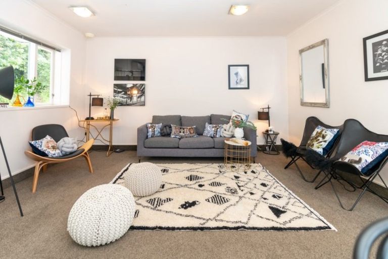 Photo of property in 2/15 Upper Lewisville Terrace, Thorndon, Wellington, 6011