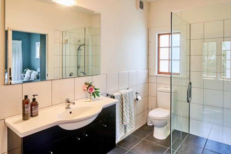 Photo of property in 3 Nikau Grove, Woburn, Lower Hutt, 5010