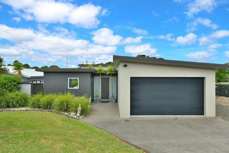 Photo of property in 76 Omana Avenue, Shelly Beach, Helensville, 0874