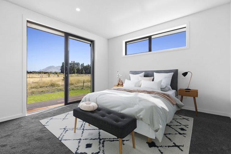 Photo of property in 37 Gillespie Street, Lake Hawea, 9382