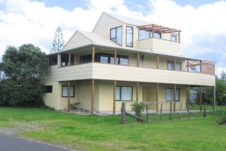 Photo of property in 121 Ranfurly Road, Whangamata, 3620