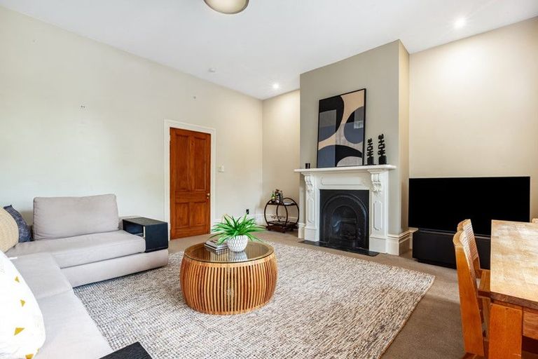 Photo of property in 12 Tinakori Road, Thorndon, Wellington, 6011