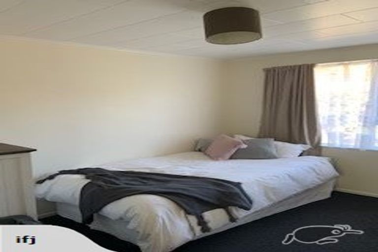 Photo of property in 2/156 Knights Road, Hutt Central, Lower Hutt, 5011