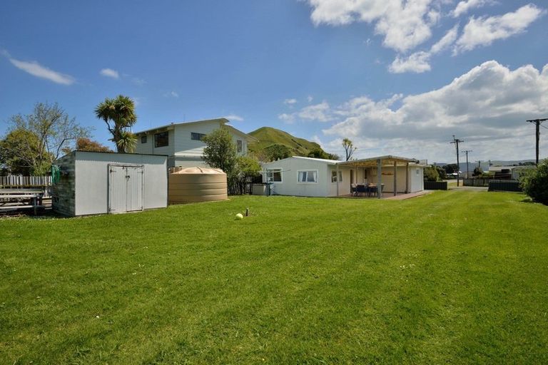 Photo of property in 75 Fortescue Street, Mahia, 4198
