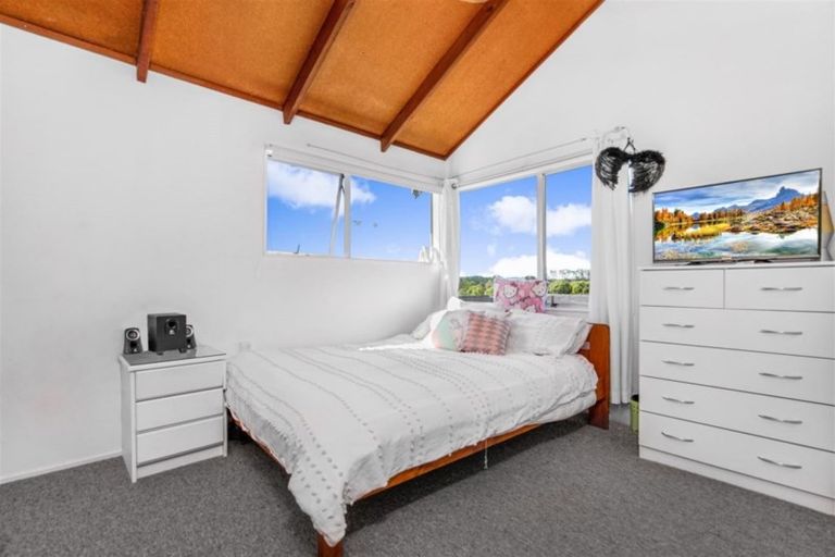 Photo of property in 18 Hoylake Place, Wattle Downs, Auckland, 2103