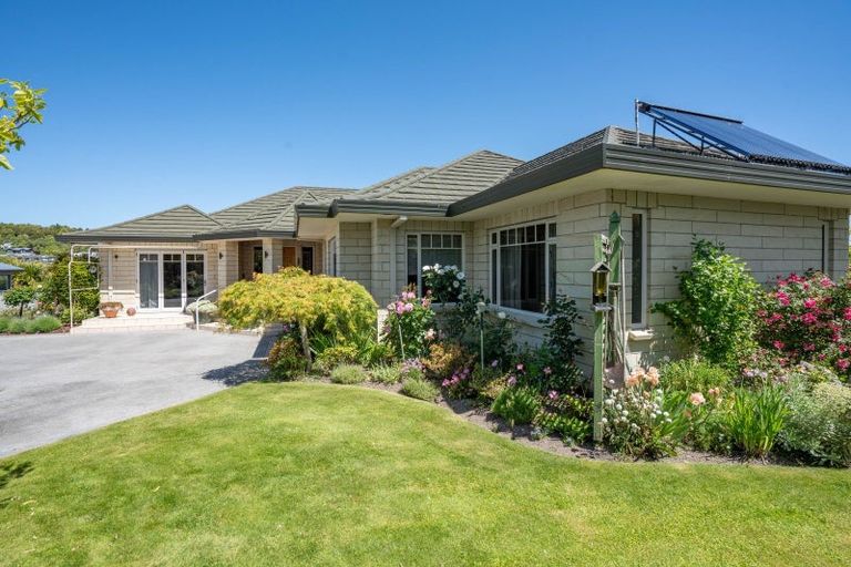 Photo of property in 90 Harvey Street, Waipahihi, Taupo, 3330