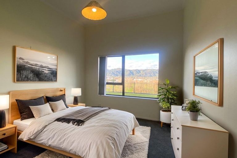 Photo of property in 17-19 Tirohanga Road, Tirohanga, Lower Hutt, 5010