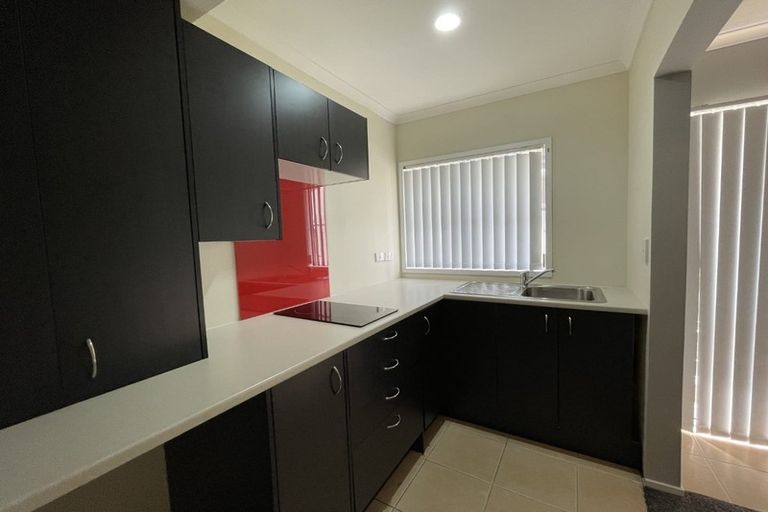 Photo of property in 2 Lemonwood Place, The Gardens, Auckland, 2105