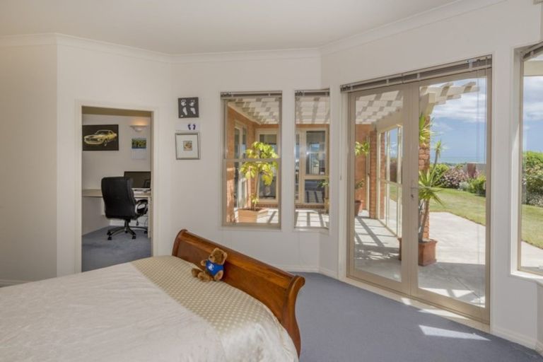 Photo of property in 31 Flaxmere Street, Waikanae Beach, Waikanae, 5036