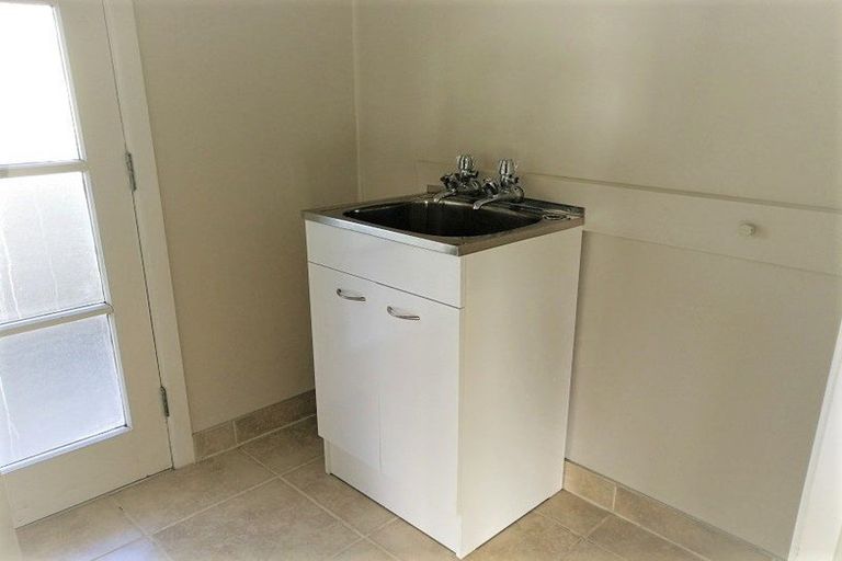 Photo of property in 16 Trinidad Road, Sunnynook, Auckland, 0620