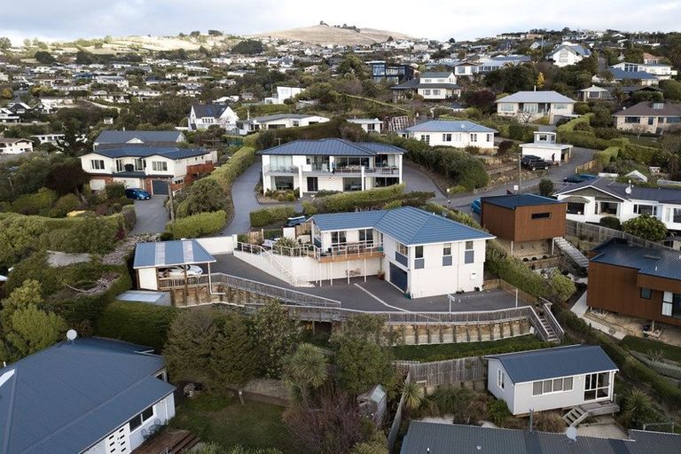 Photo of property in 4 The Rise, Mount Pleasant, Christchurch, 8081