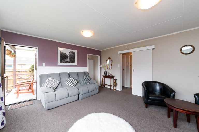 Photo of property in 59 Raglan Avenue, Cloverlea, Palmerston North, 4412