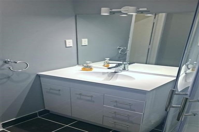 Photo of property in 17 Lemnos Place, Titirangi, Auckland, 0604