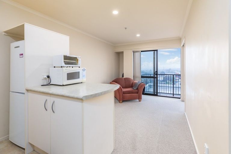Photo of property in The Rennaissance, 11h/18 Ronwood Avenue, Manukau, Auckland, 2104
