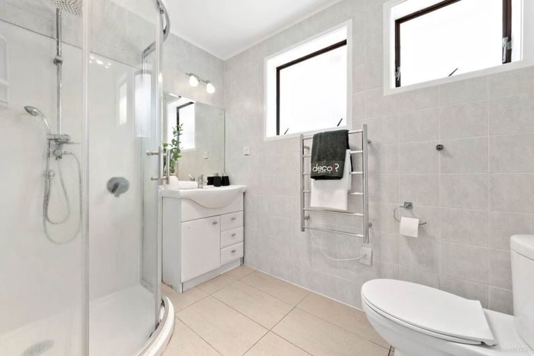 Photo of property in 1/82 Sartors Avenue, Browns Bay, Auckland, 0630