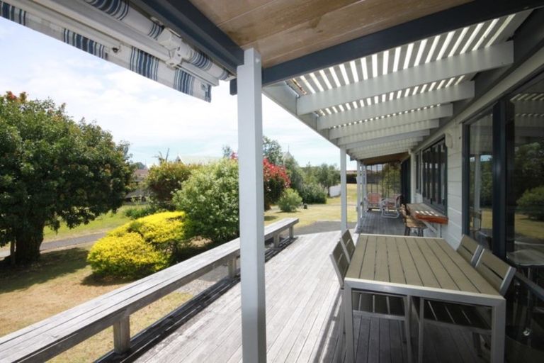 Photo of property in 17 Winderton Way, Pauanui, Hikuai, 3579