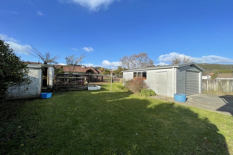 Photo of property in 46 Molesworth Street, Taita, Lower Hutt, 5011