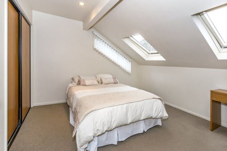 Photo of property in 10 Godfrey Place, Ilam, Christchurch, 8041