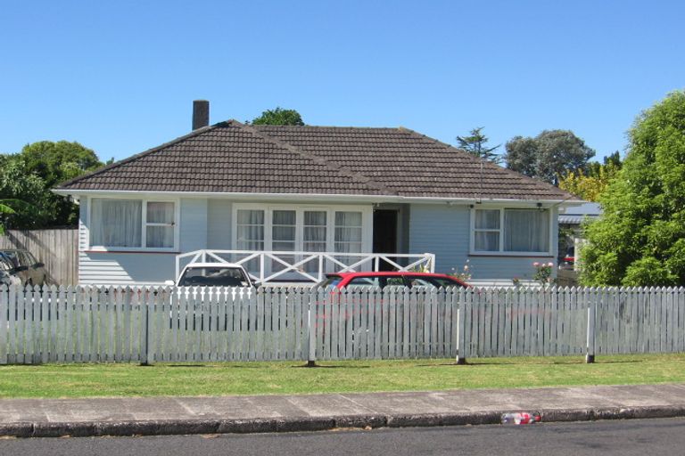 Photo of property in 45 Cobham Crescent, Kelston, Auckland, 0602