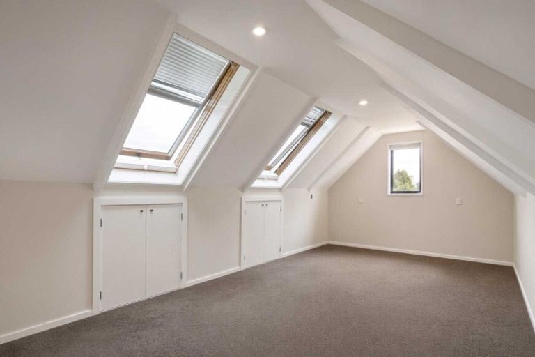 Photo of property in 3 Fieldmoor Place, Parklands, Christchurch, 8083