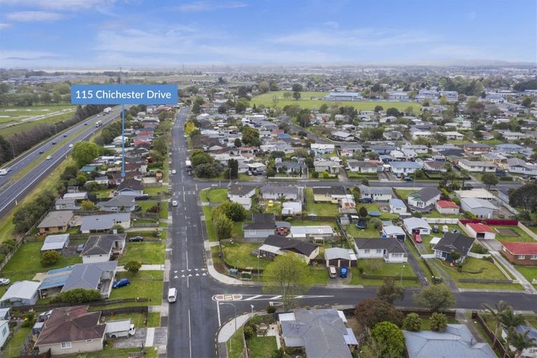 Photo of property in 115 Chichester Drive, Rosehill, Papakura, 2113