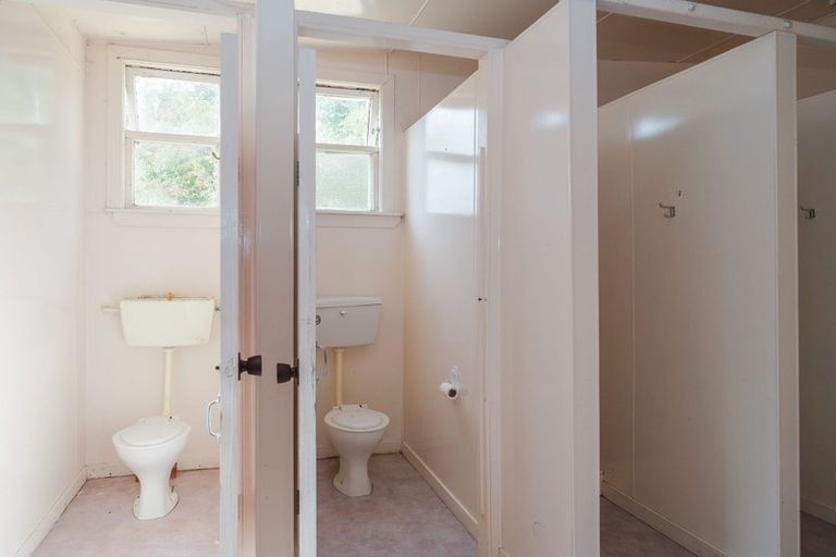 Photo of property in 16 Greenwich Street, Waihola, Milton, 9073