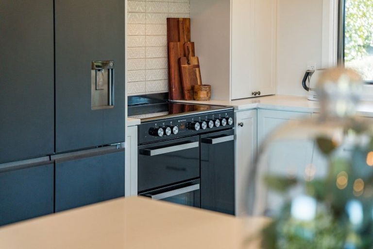 Photo of property in 20 Katelyn Place, Kinloch, Taupo, 3385