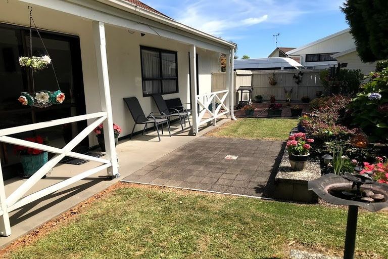 Photo of property in 2 Kingfisher Way, Te Kowhai, Hamilton, 3288