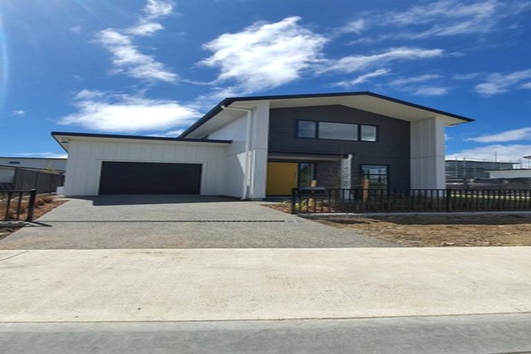 Photo of property in 4 Pateke Drive, Kenepuru, Porirua, 5022