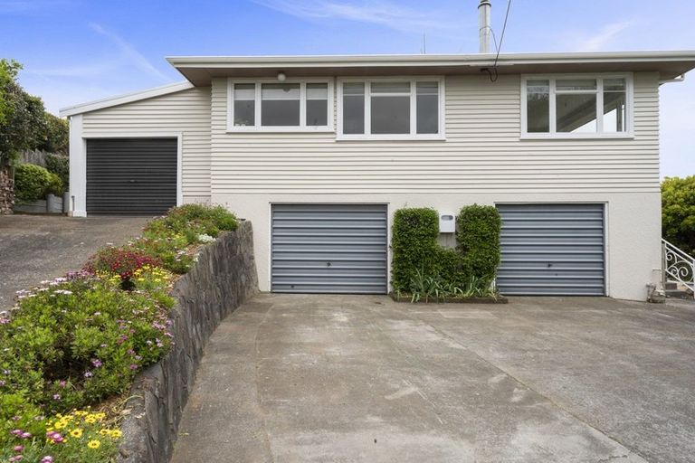 Photo of property in 1 Fairfax Terrace, Frankleigh Park, New Plymouth, 4310
