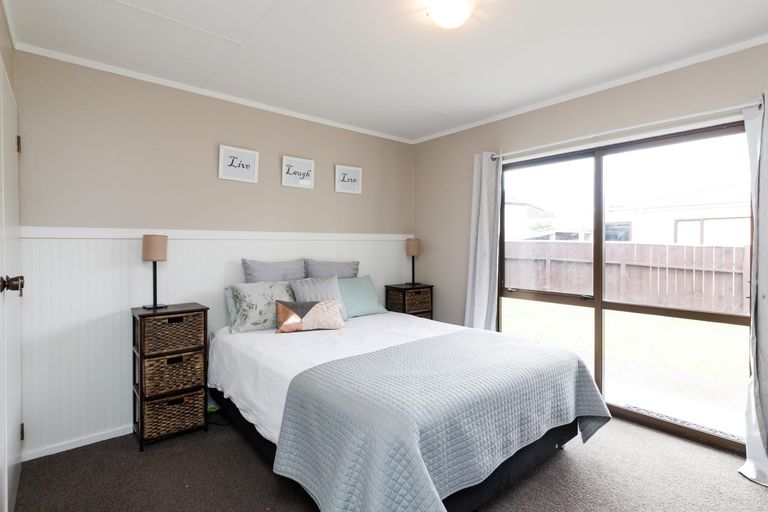 Photo of property in 59 Raglan Avenue, Cloverlea, Palmerston North, 4412
