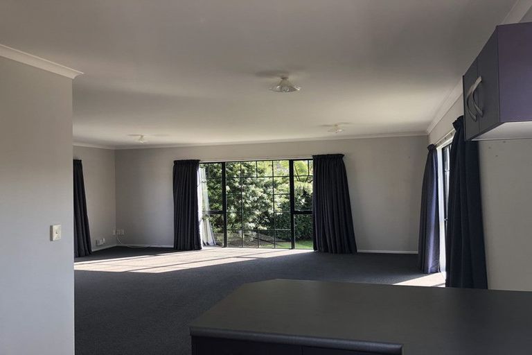 Photo of property in 8 Tiraumea Street, Palmerston North, 4410