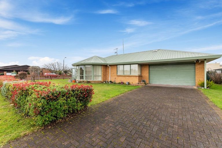 Photo of property in 2 Ashmore Place, Fairy Springs, Rotorua, 3015