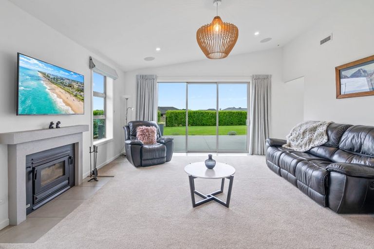 Photo of property in 11 Majestic Chance, Seaward Bush, Invercargill, 9812