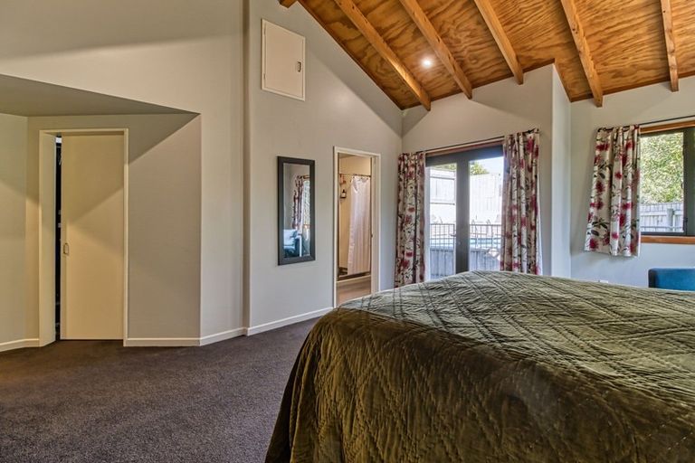 Photo of property in 2 Ritchie Place, Havelock North, 4130