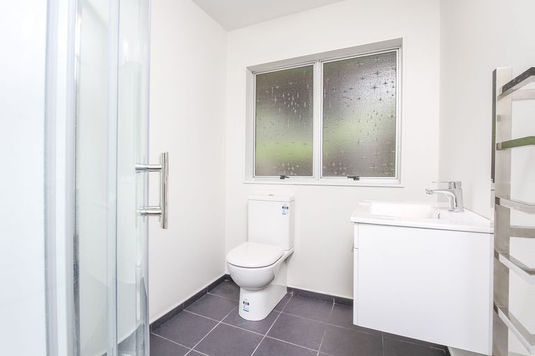 Photo of property in 1/18 Kashmir Road, Glen Eden, Auckland, 0602